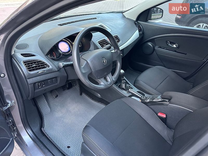Седан Renault Fluence 2016 в Киеве