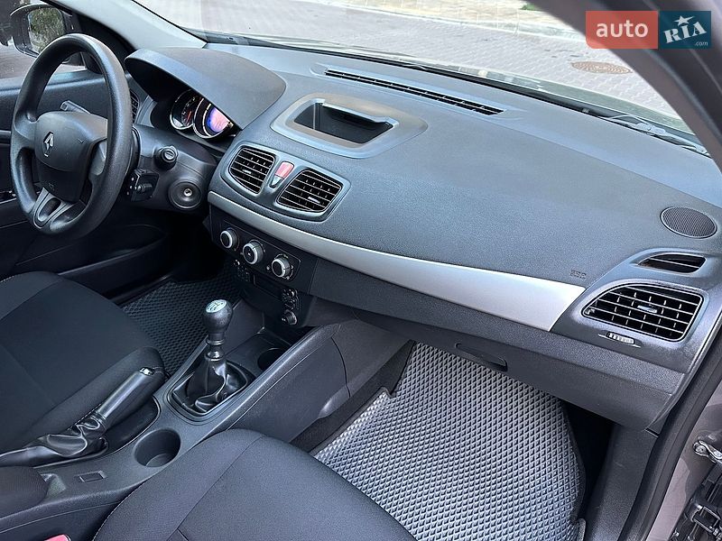 Седан Renault Fluence 2016 в Киеве