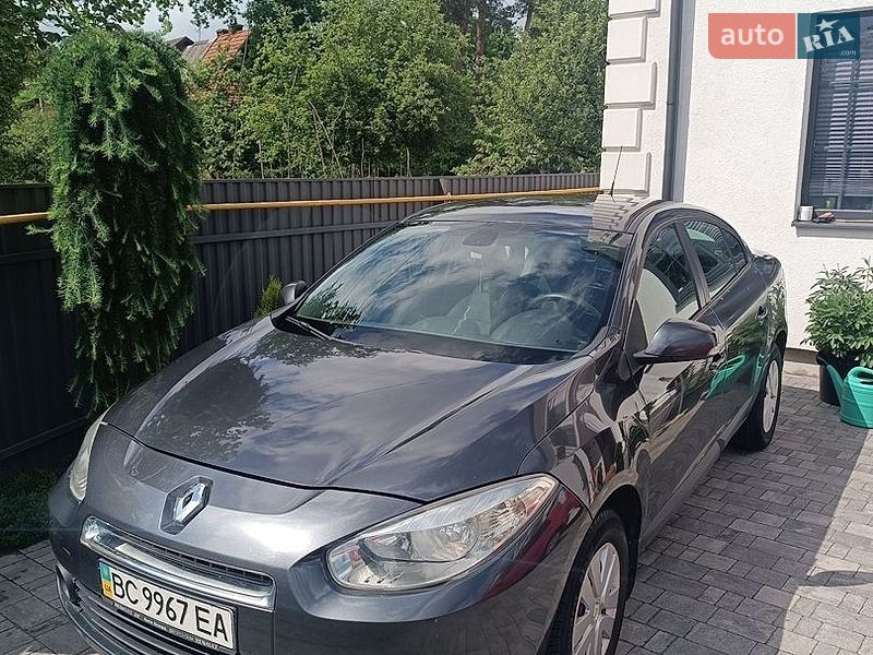 Седан Renault Fluence 2010 в Львові