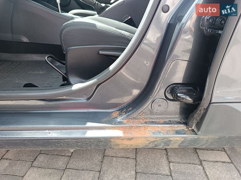Седан Renault Fluence 2010 в Львові