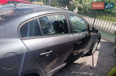 Седан Renault Fluence 2010 в Львові