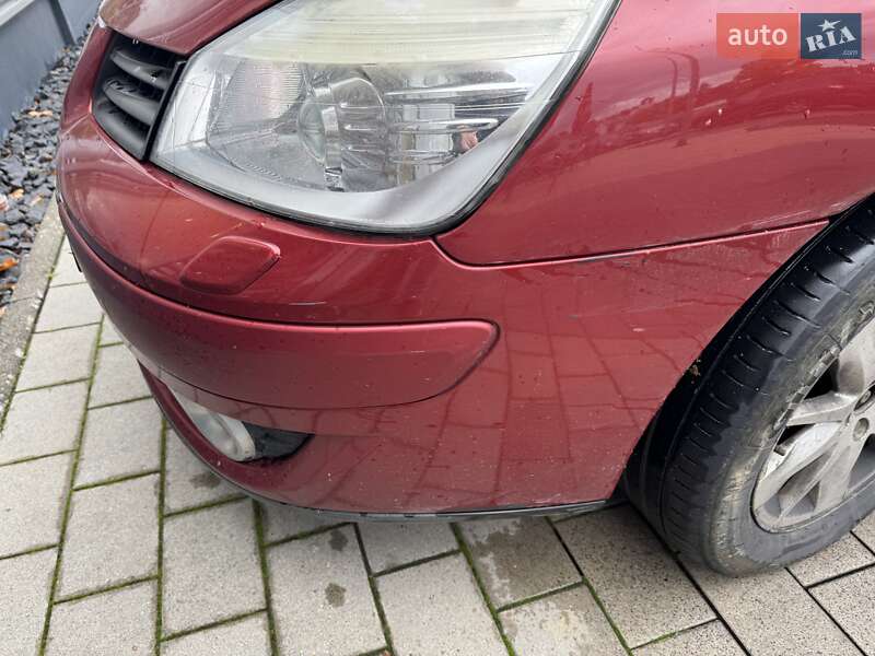 Минивэн Renault Grand Espace 2007 в Кролевце