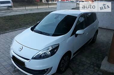 Мінівен Renault Grand Scenic 2013 в 
