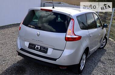 Мінівен Renault Grand Scenic 2011 в 