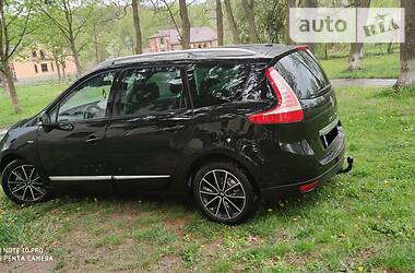 Мінівен Renault Grand Scenic 2013 в 