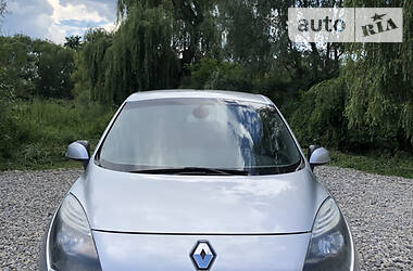 Мінівен Renault Grand Scenic 2010 в 