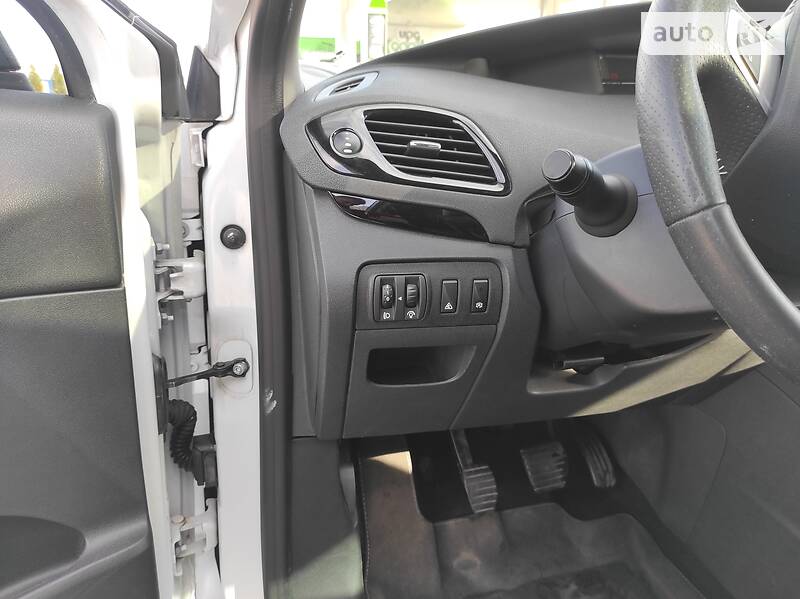 Мінівен Renault Grand Scenic 2012 в Києві