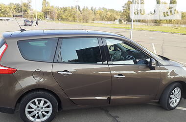 Универсал Renault Grand Scenic 2010 в Кривом Роге