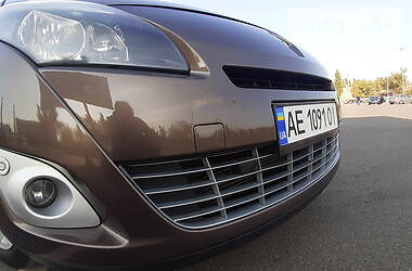 Универсал Renault Grand Scenic 2010 в Кривом Роге