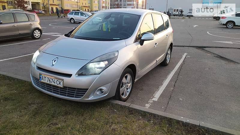 Мінівен Renault Grand Scenic 2011 в Івано-Франківську