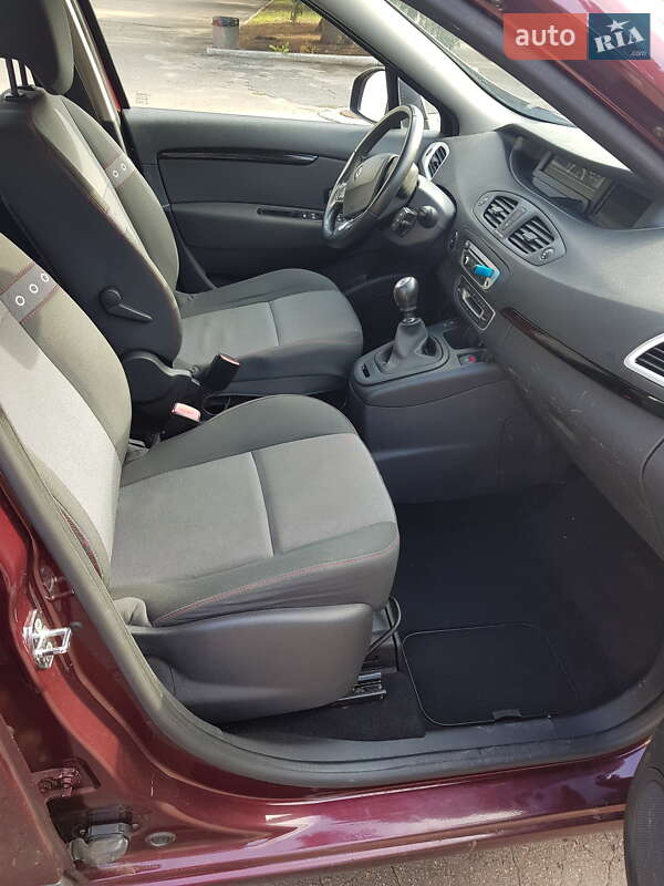 Мінівен Renault Grand Scenic 2013 в Кривому Розі фото 21 Мінівен Renault Grand Scenic 2013 в Кривому Розі