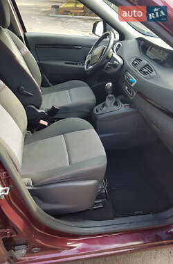 Минивэн Renault Grand Scenic 2013 в 