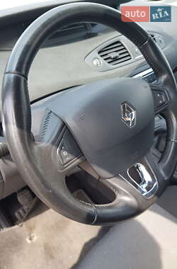 Минивэн Renault Grand Scenic 2013 в 