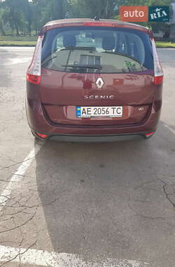 Минивэн Renault Grand Scenic 2013 в 