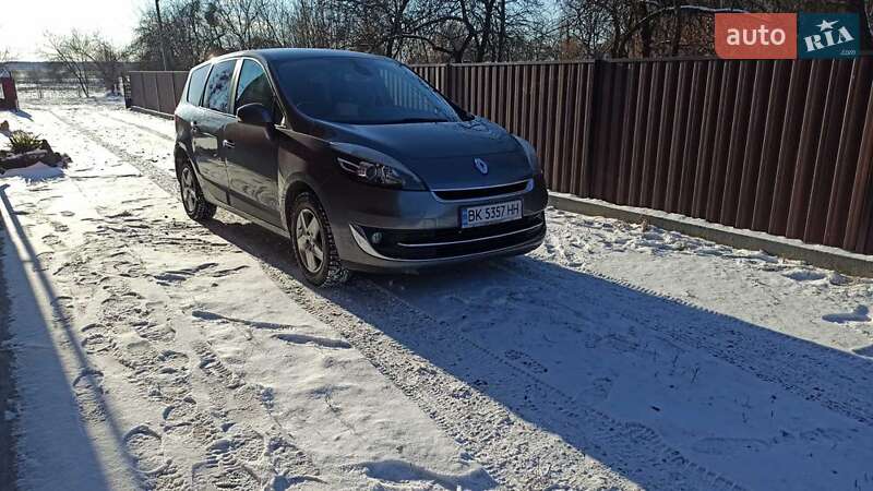 Renault Grand Scenic 2012