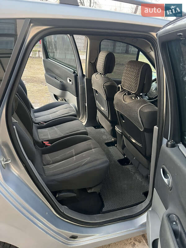 Минивэн Renault Grand Scenic 2004 в Новомосковске