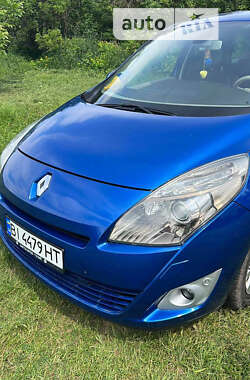 Минивэн Renault Grand Scenic 2010 в 