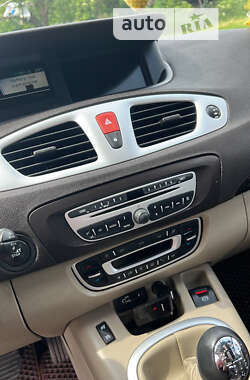 Минивэн Renault Grand Scenic 2010 в 