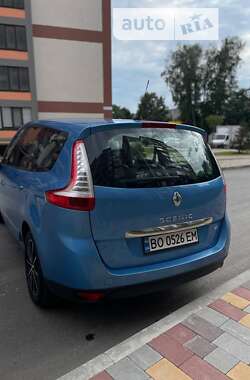 Минивэн Renault Grand Scenic 2012 в 
