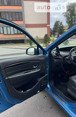 Минивэн Renault Grand Scenic 2012 в 