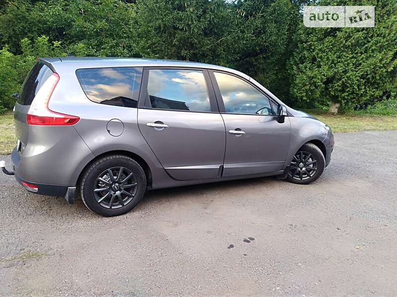 Мінівен Renault Grand Scenic 2011 в Івано-Франківську