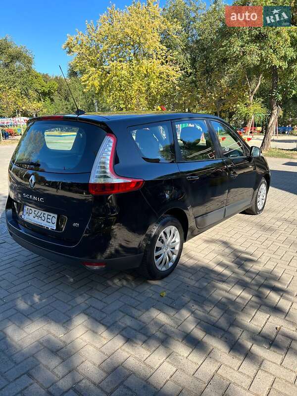 Минивэн Renault Grand Scenic 2012 в Новониколаевке
