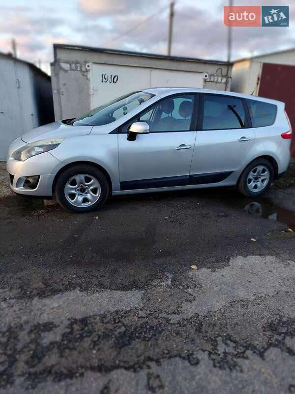 Минивэн Renault Grand Scenic 2009 в Кременчуге