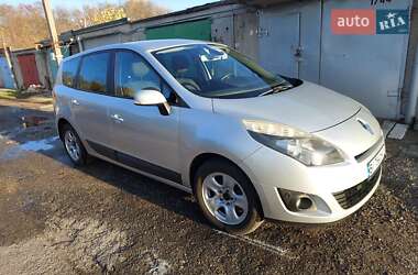 Минивэн Renault Grand Scenic 2009 в 