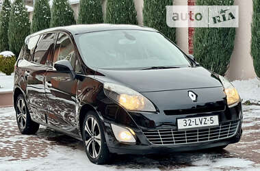 Минивэн Renault Grand Scenic 2011 в 