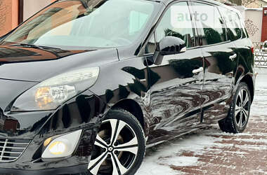 Минивэн Renault Grand Scenic 2011 в 
