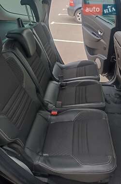 Минивэн Renault Grand Scenic 2014 в 