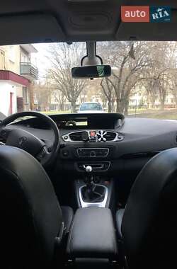 Минивэн Renault Grand Scenic 2011 в 