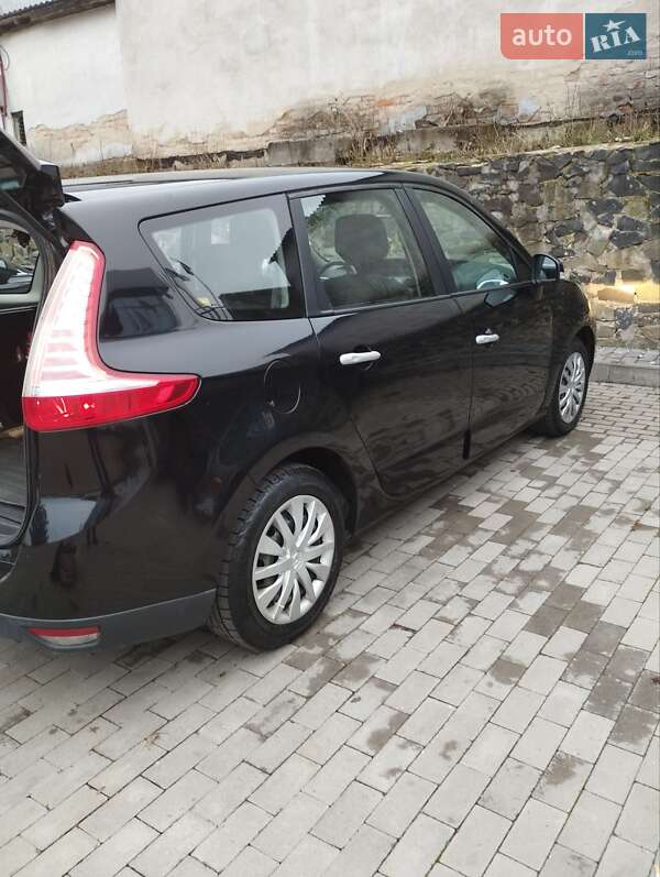 Минивэн Renault Grand Scenic 2011 в Ровно