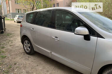 Мінівен Renault Grand Scenic 2011 в Чернівцях