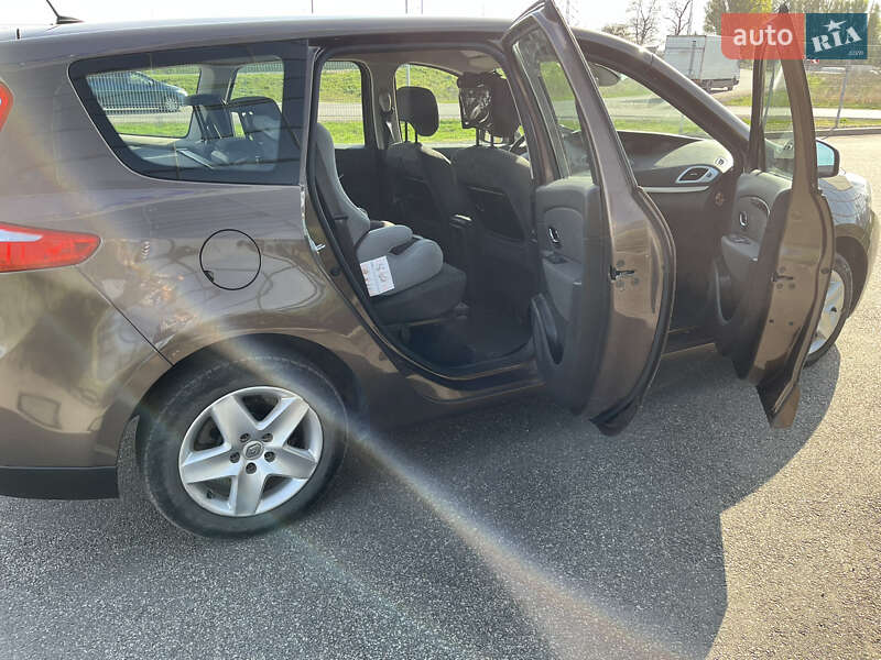 Мінівен Renault Grand Scenic 2013 в Дніпрі