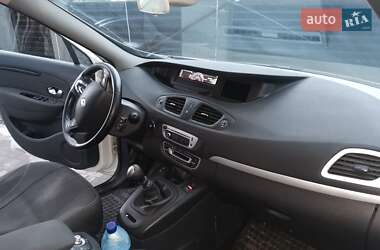 Минивэн Renault Grand Scenic 2014 в 