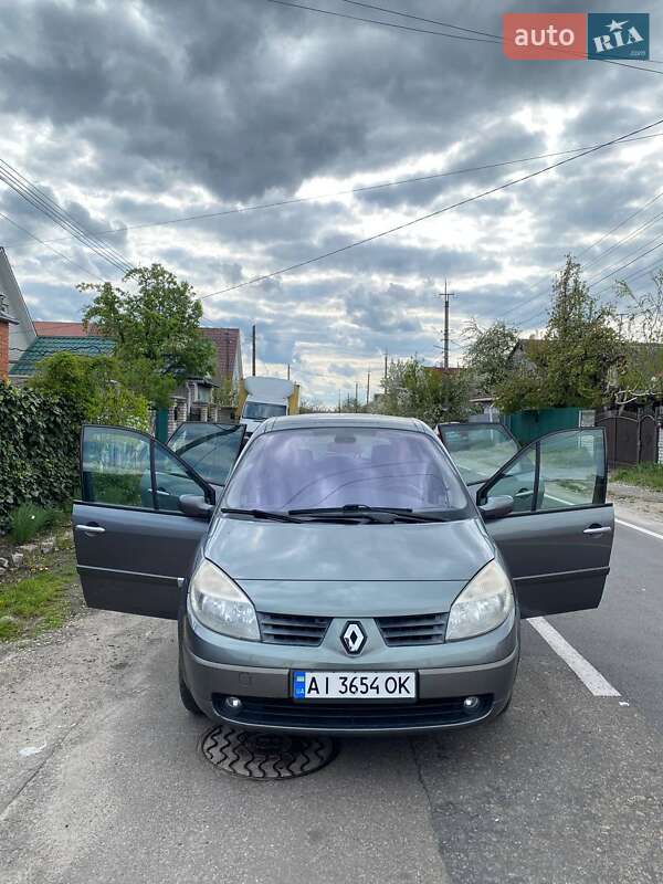 Renault Grand Scenic 2005