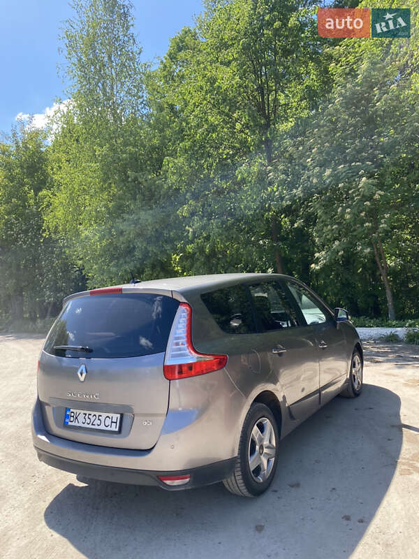 Минивэн Renault Grand Scenic 2014 в Рокитном