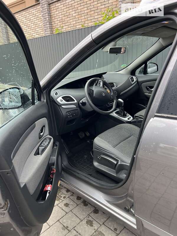 Мінівен Renault Grand Scenic 2011 в Івано-Франківську