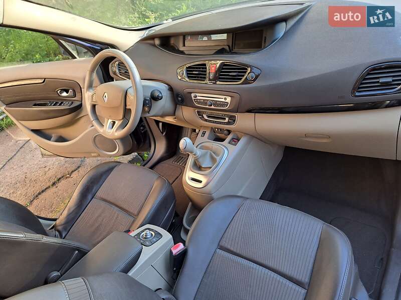 Минивэн Renault Grand Scenic 2011 в Черновцах