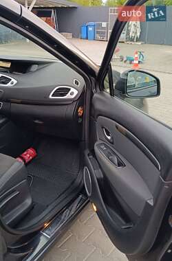 Минивэн Renault Grand Scenic 2009 в 