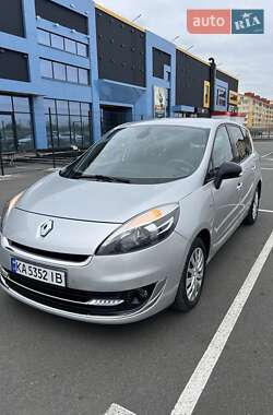 Минивэн Renault Grand Scenic 2012 в 