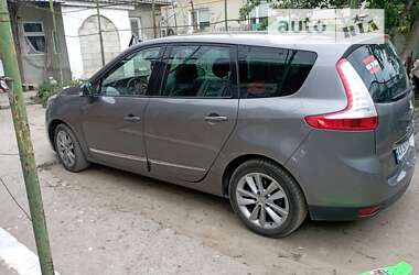 Минивэн Renault Grand Scenic 2012 в 