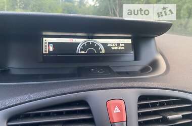Минивэн Renault Grand Scenic 2011 в 