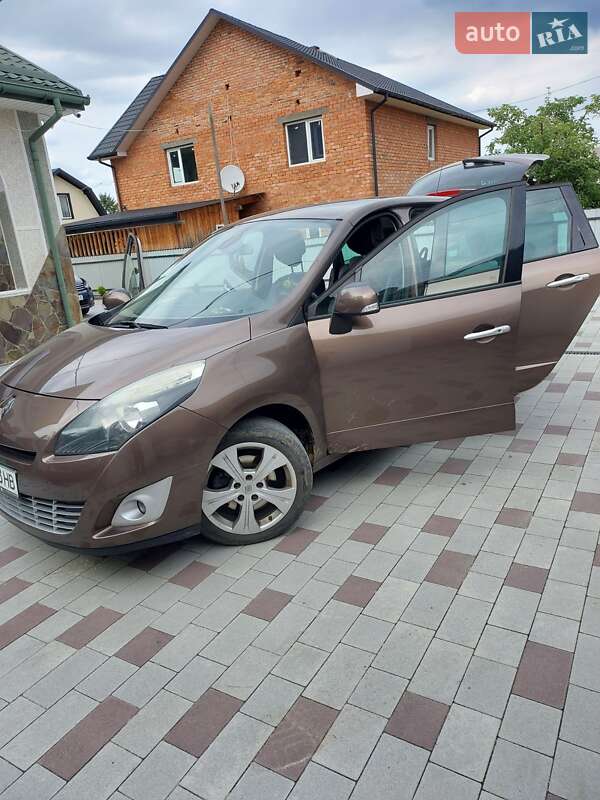Renault Grand Scenic 2010
