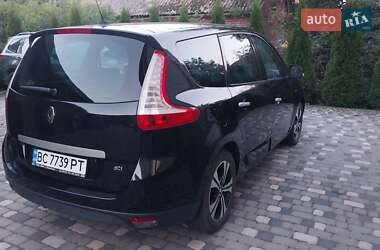 Минивэн Renault Grand Scenic 2011 в 