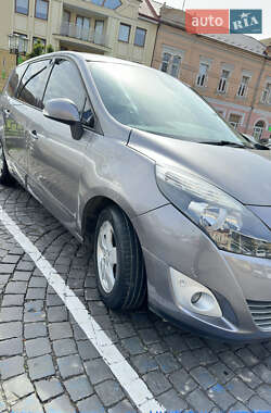 Минивэн Renault Grand Scenic 2011 в 