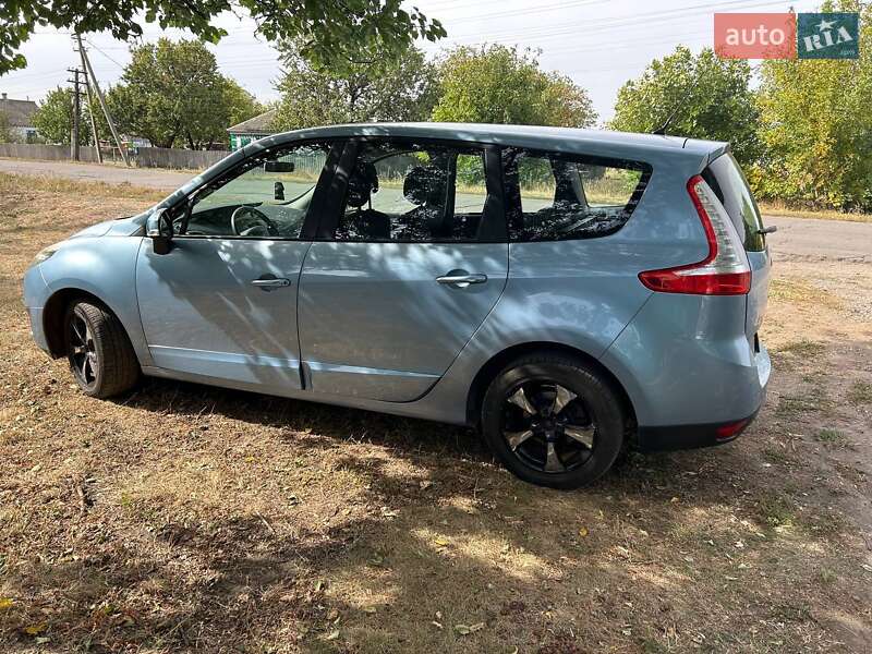 Минивэн Renault Grand Scenic 2011 в Лозовой