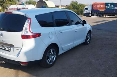 Минивэн Renault Grand Scenic 2011 в 