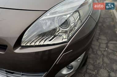 Минивэн Renault Grand Scenic 2010 в 